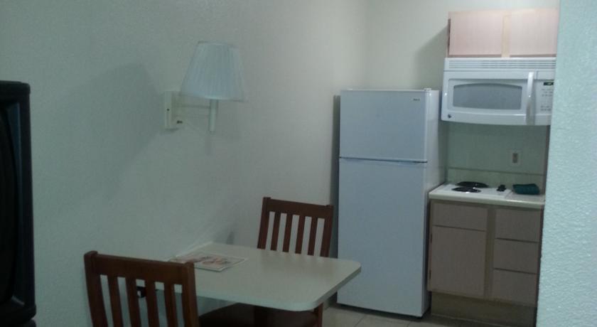 Intown Suites Extended Stay Houston Tx - Westchase Rum bild